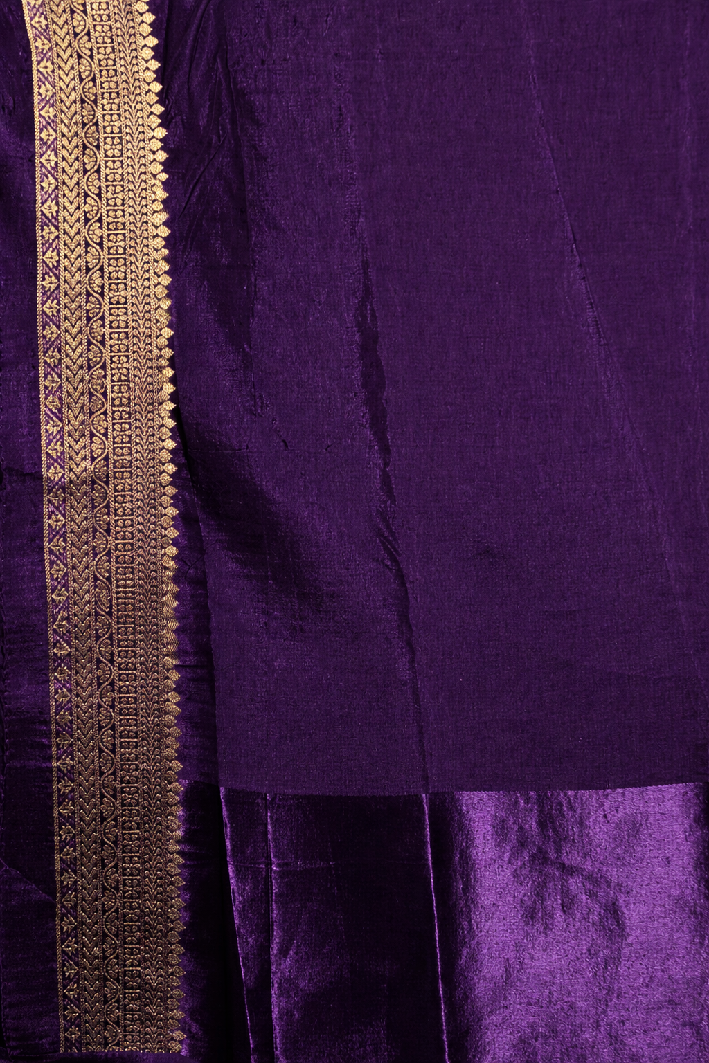 Pure Banarasi Silk Saree in Elegant Parrot Green with Zari Motifs