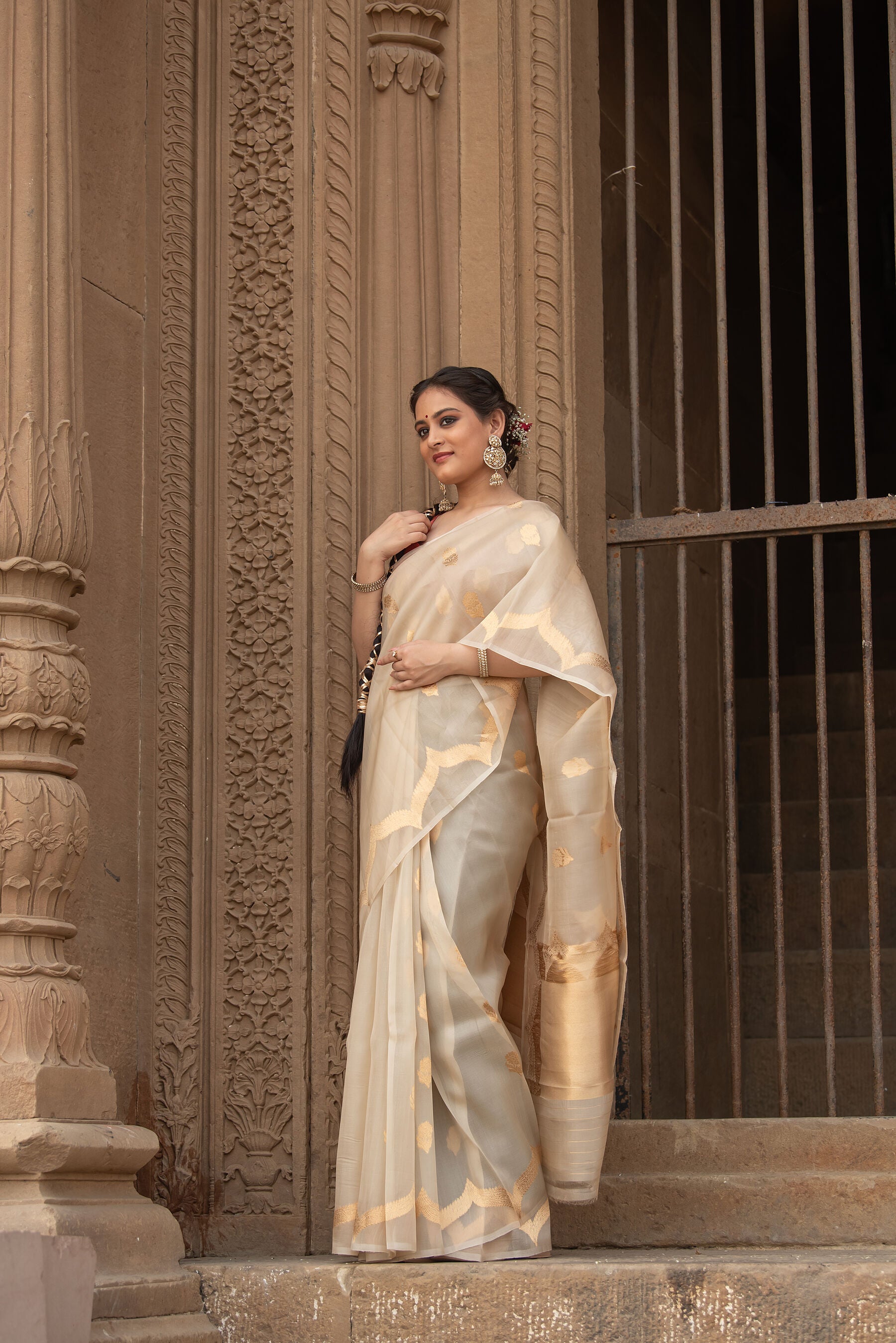 Pure Kora Silk Banarasi Saree in Ivory Gold | Handwoven Organza Kora with Zari Buti & Scalloped Border
