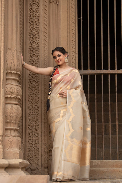 Pure Kora Silk Banarasi Saree in Ivory Gold | Handwoven Organza Kora with Zari Buti & Scalloped Border