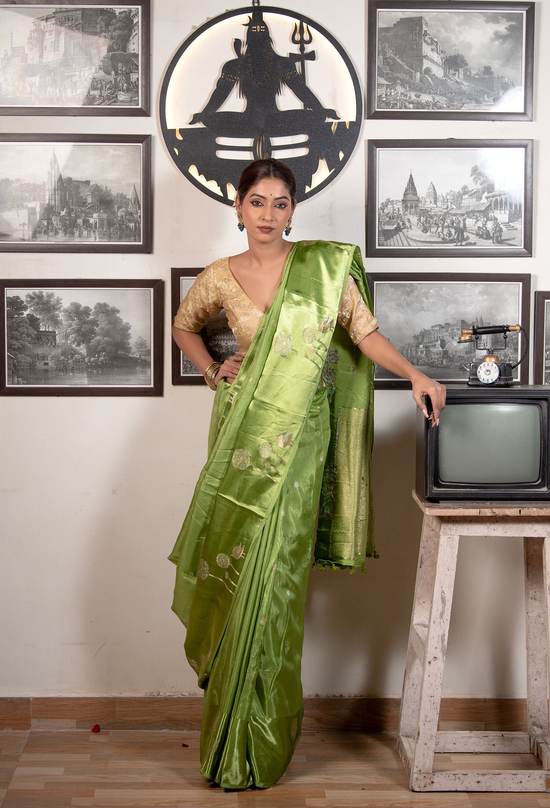 Pure Banarasi Silk Saree in Elegant Parrot Green with Zari Motifs